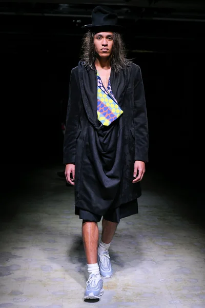 Look 25